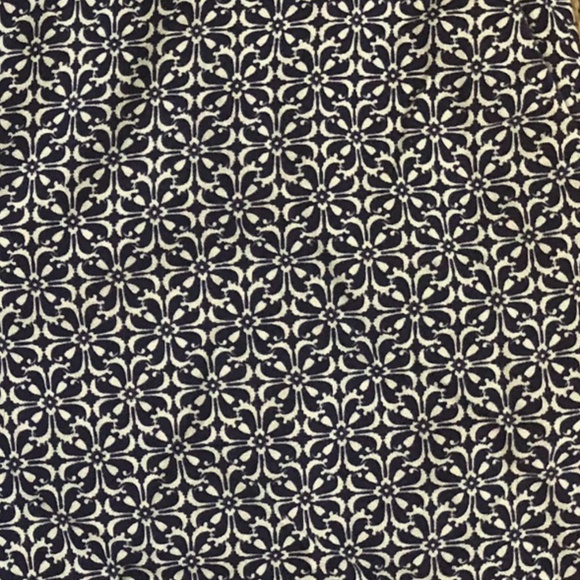 EUC Loft Blue White Pattern Shorts Size 6 - Picture 2 of 2